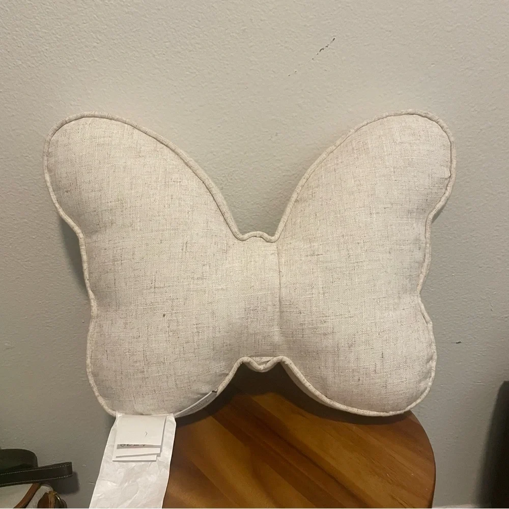 LILLIAN AUGUST Home Embroidered Green Butterfly Shaped Decorative Throw Pillow